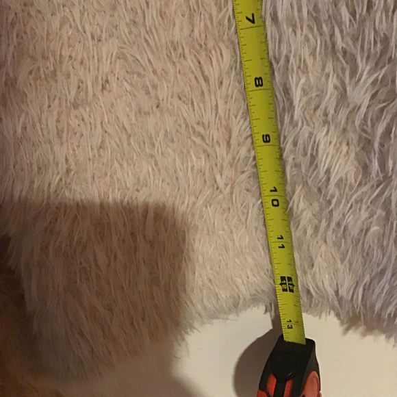 Urban Outfitters Edgy Cream Cropped Sherpa Sweater Size S - Picture 6 of 7